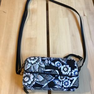 Vera Bradley All-in-one crossbody - Snow Lotus